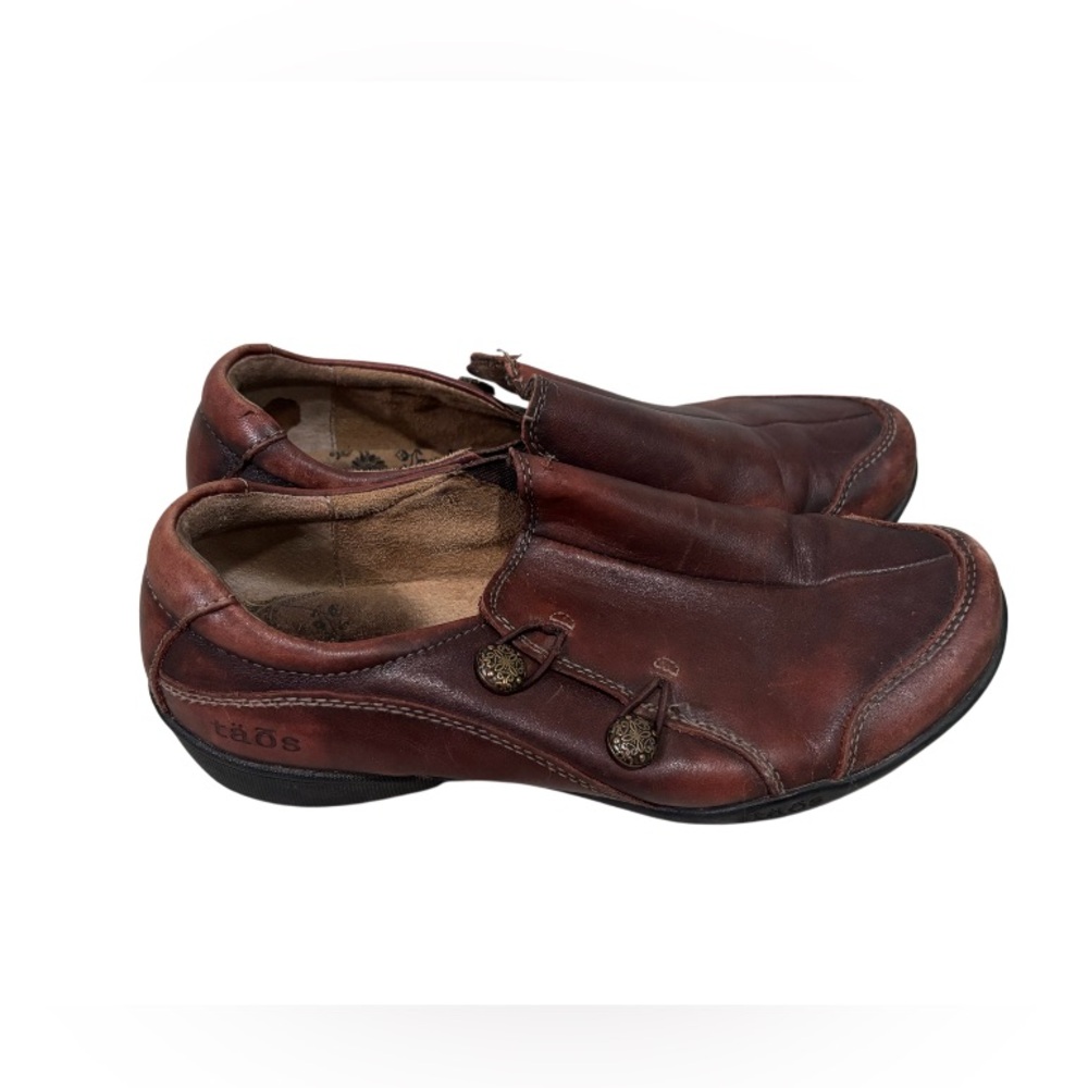 Taos Encore Flat Whiskey Brown Leather  Size 7.5 W